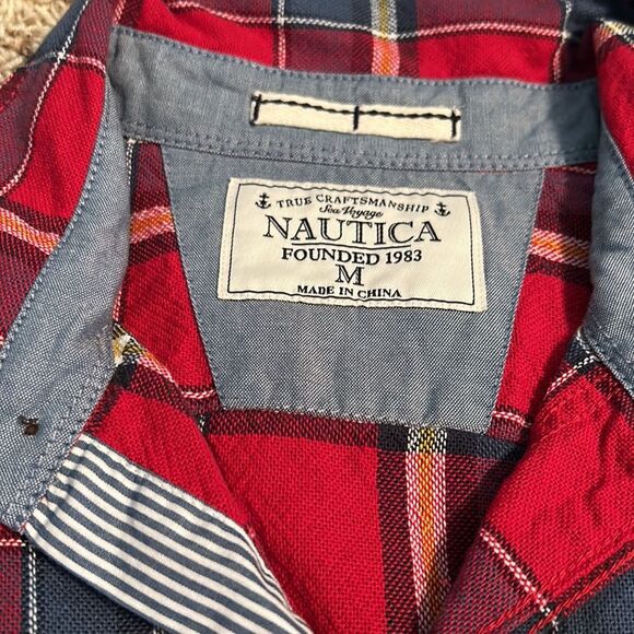 Nautica- Men’s Button Down Shirt- Size M - Picture 3 of 3